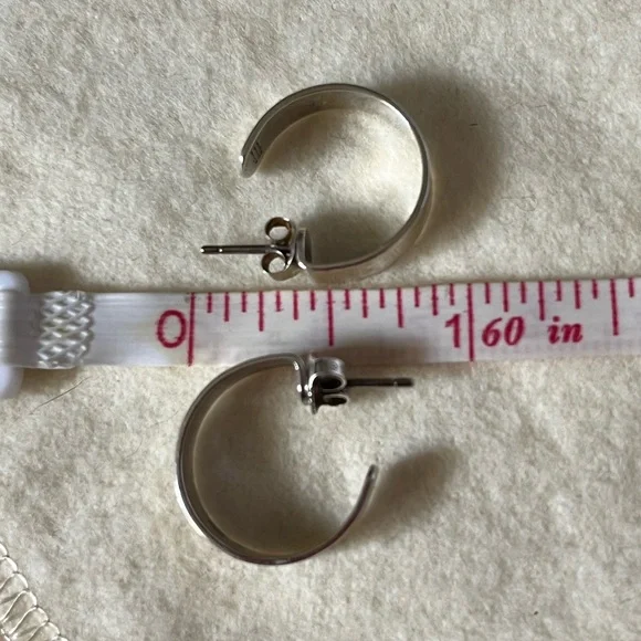 James Avery Hammered SS hammered hoop earrings - Picture 4 of 7